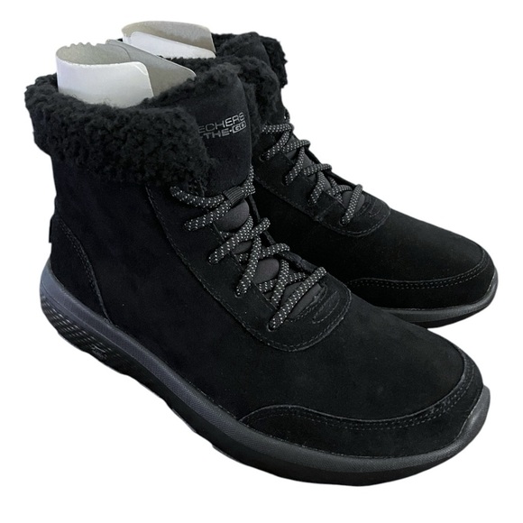 Skechers On-The-Go City 2 Frostie Black Suede Faux Fur Trim Booties Size 8 - Picture 1 of 9